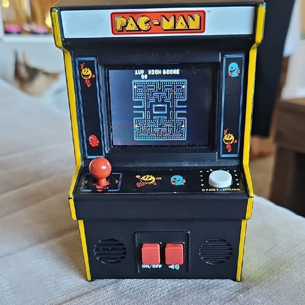 VINTAGE pac Man Arcade Mini Game 2019 Handheld Console Video Retro Ghost